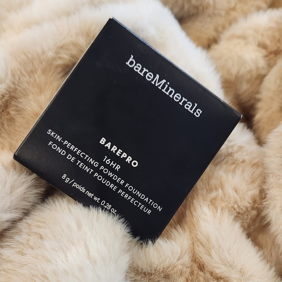 BareMinerals BAREPRO 16-HR Skin-Perfecting Powder Foundation - Fair 10 Cool - Picture 5 of 5